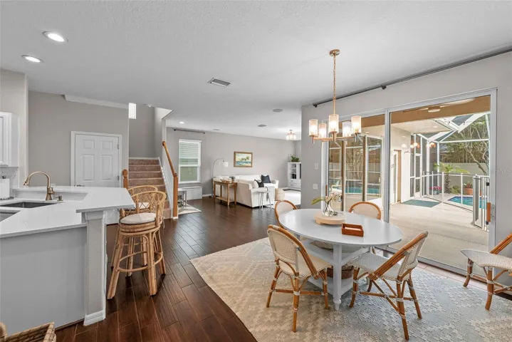 Dinette and breakfast bar in the kitchen.