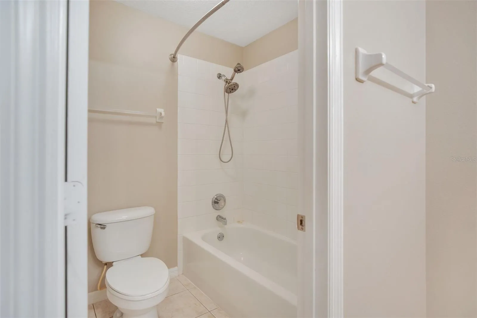 Upstairs secondary bathroom