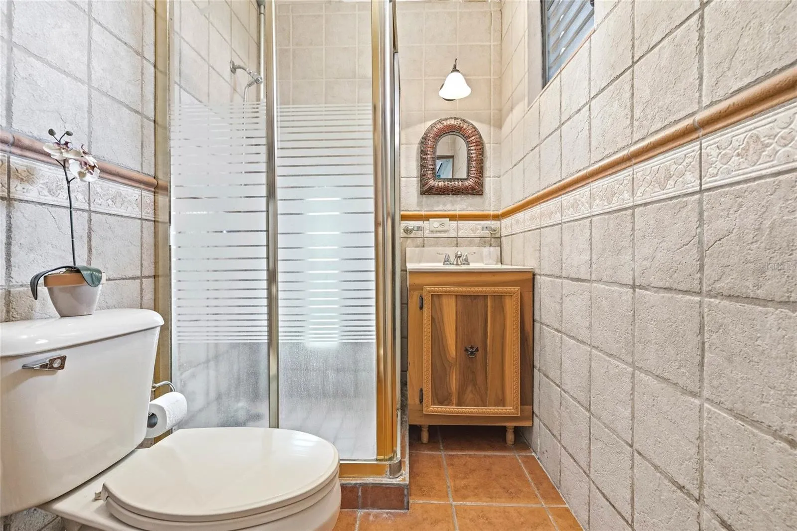 2nd bathroom
