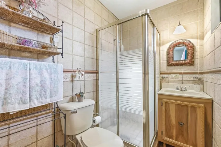 2nd bathroom