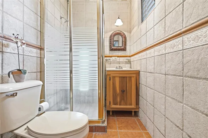 2nd bathroom