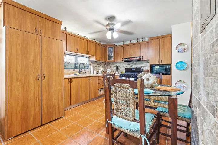 kitchen/ dinning