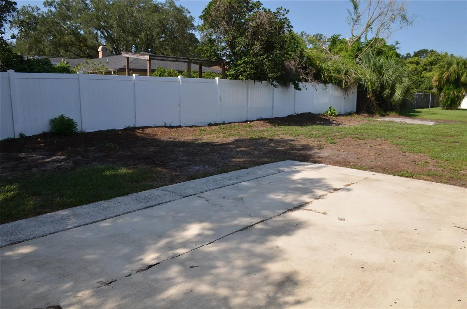 Patio/New Vinyl Fence