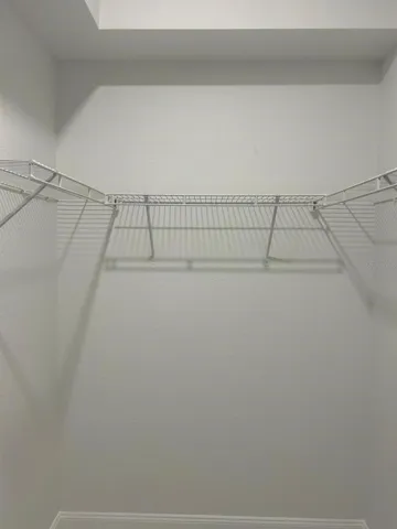 Walking Closet