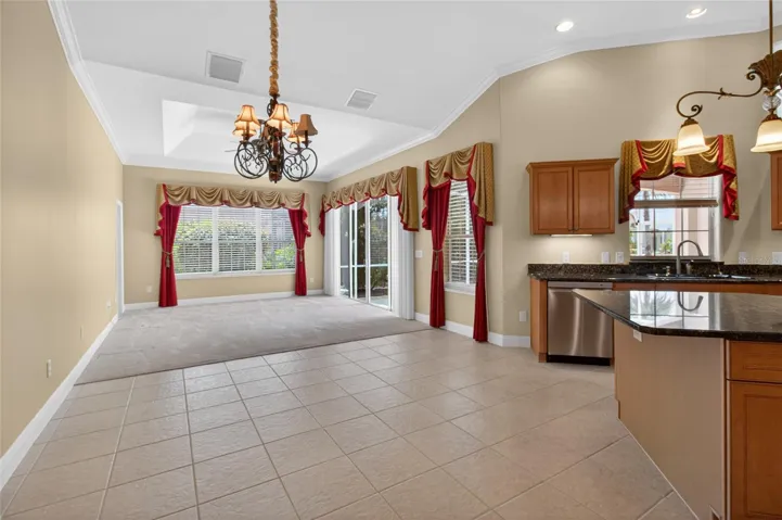 CASUAL DINING AREA OFF THE KITCHEN.