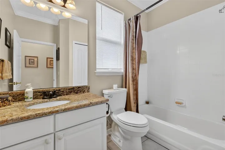 Hall bath 3