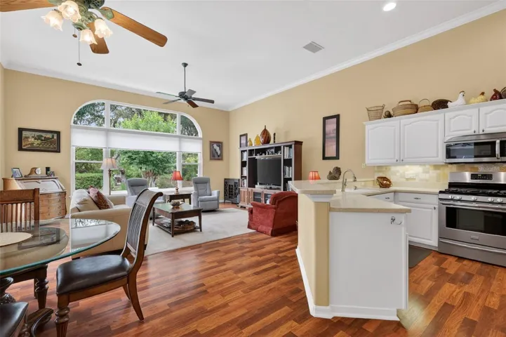 Kitchen and breakfast room