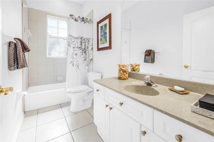 Hall Bathroom 2