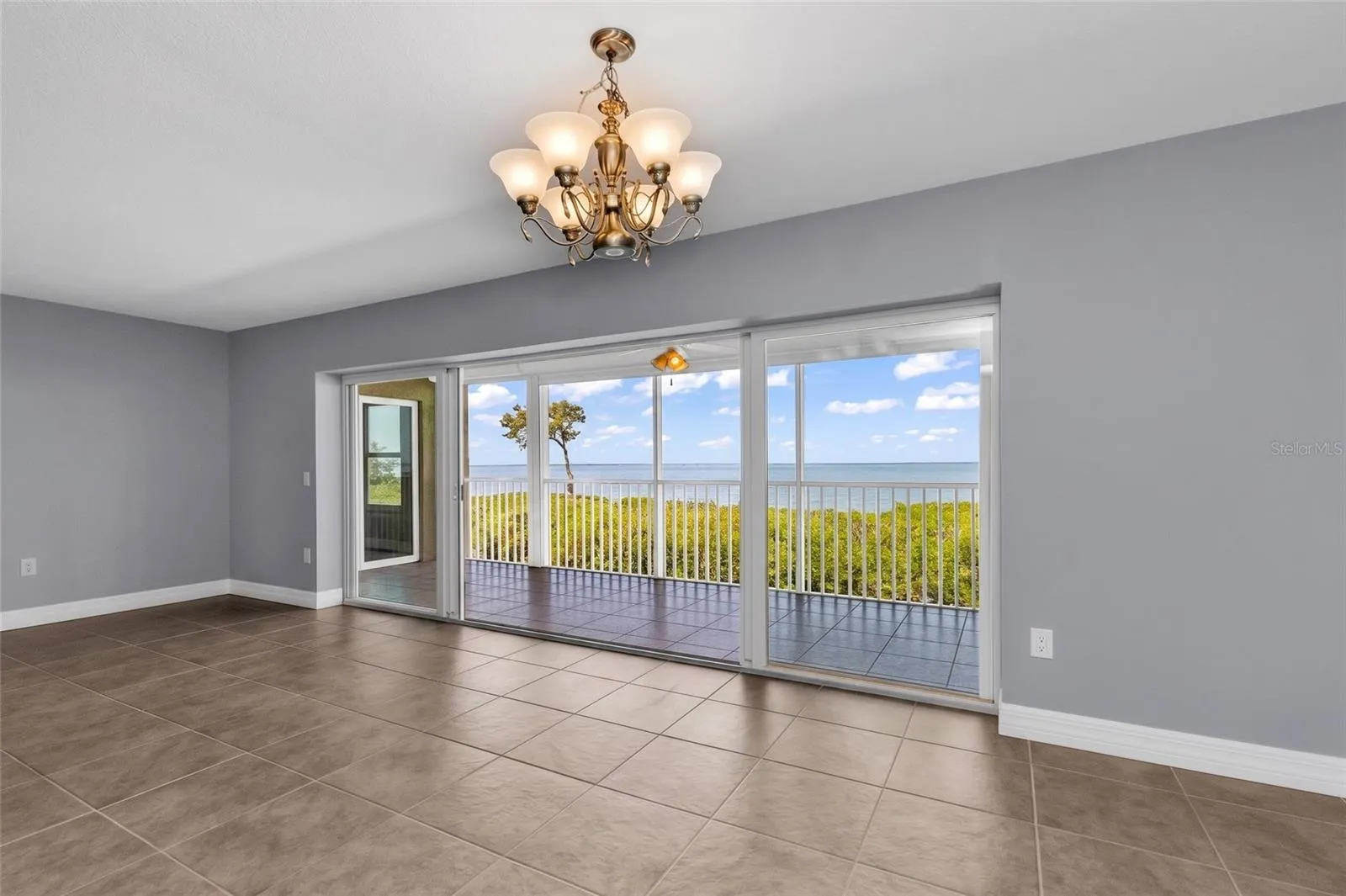 Living room overlooking Charlotte Harbor to the west