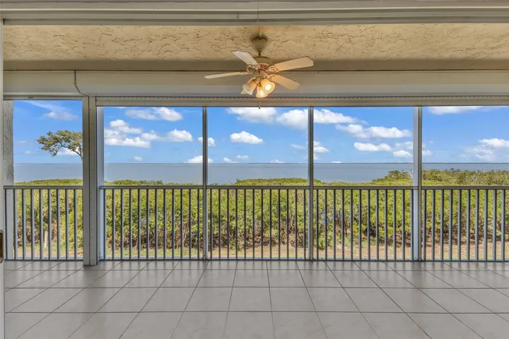 Living room overlooking Charlotte Harbor to the west