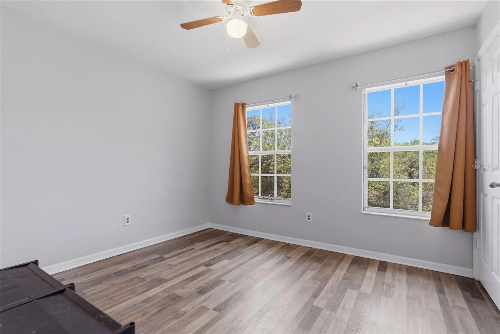 Guest bedroom