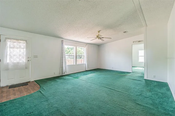 Spacious greatroom!