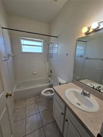 Bath 2, with tub/shower combo
