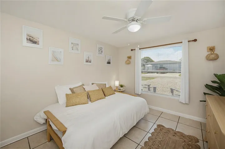 Guest bedroom 1