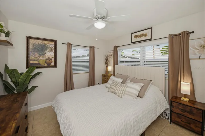 Guest bedroom 2