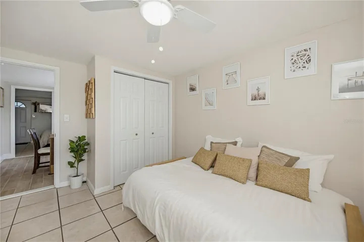 Guest bedroom 1