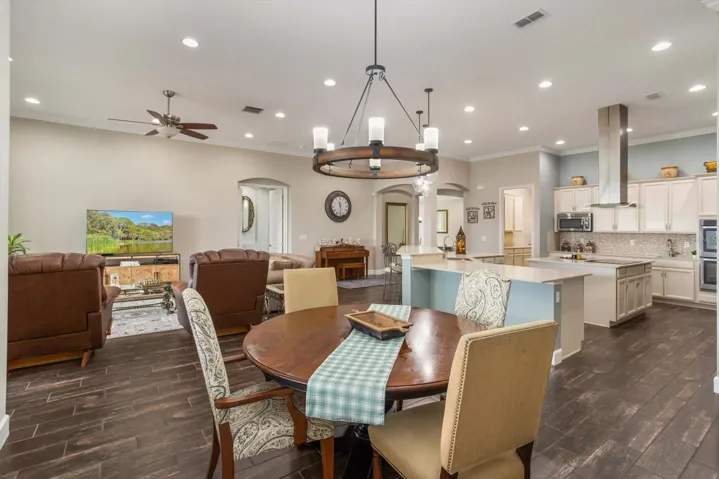 breakfast area