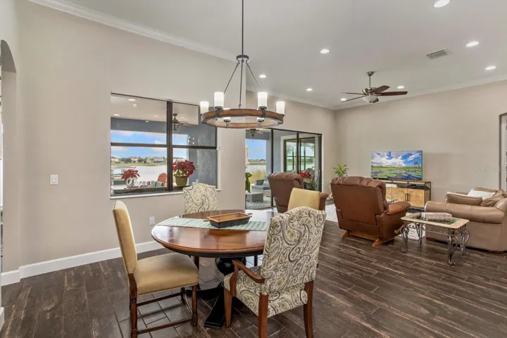 breakfast area