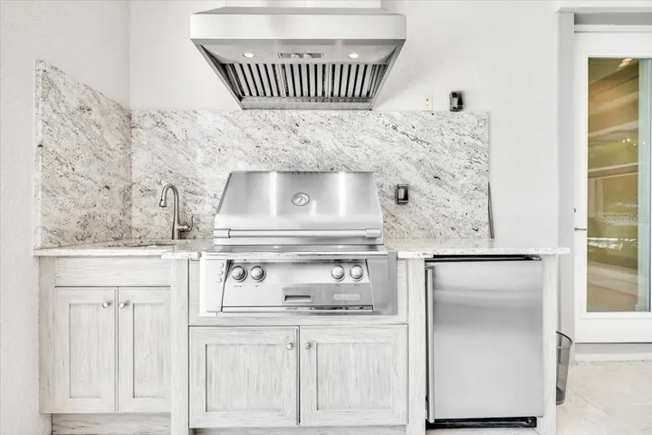Lanai Summer Kitchen