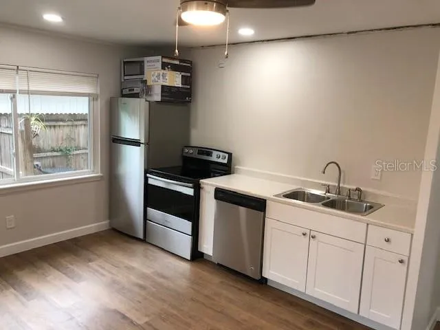 Rear unit