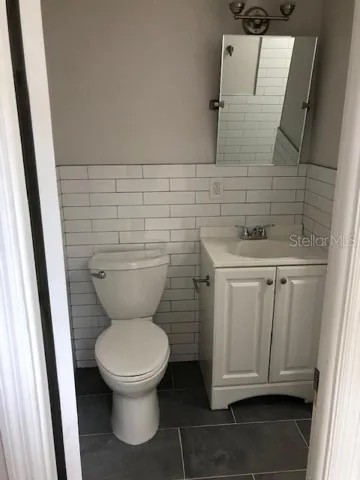 Rear unit