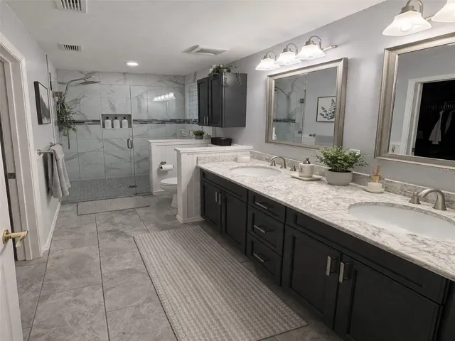 Virtual Stage, Primary bathroom