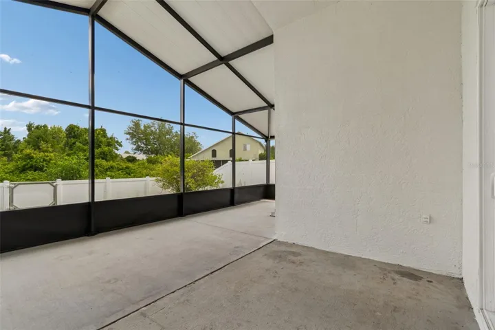 Enclosed lanai