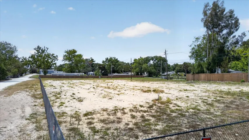 Elevated end of propertyno flooding per seller