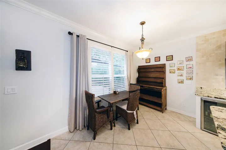 Dinette / Breakfast Nook