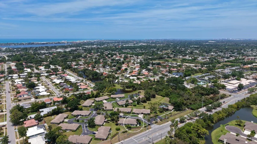 Aerial View showing the proximity to Siesta Key and Cultural Downtown Sarasota (upper right).