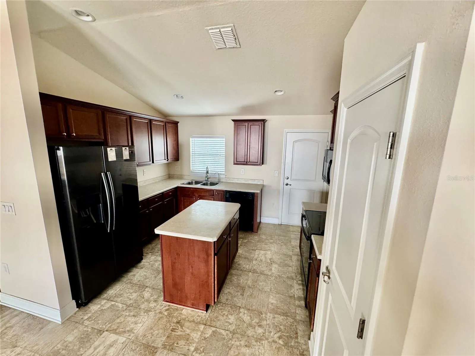 KITCHEN VIEWS