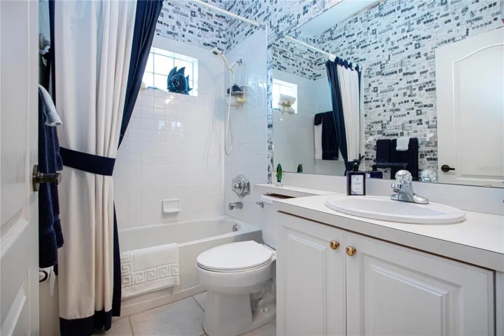 Guest bathroom.