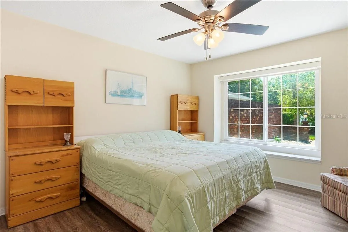 Guest Bedroom - window bench seat