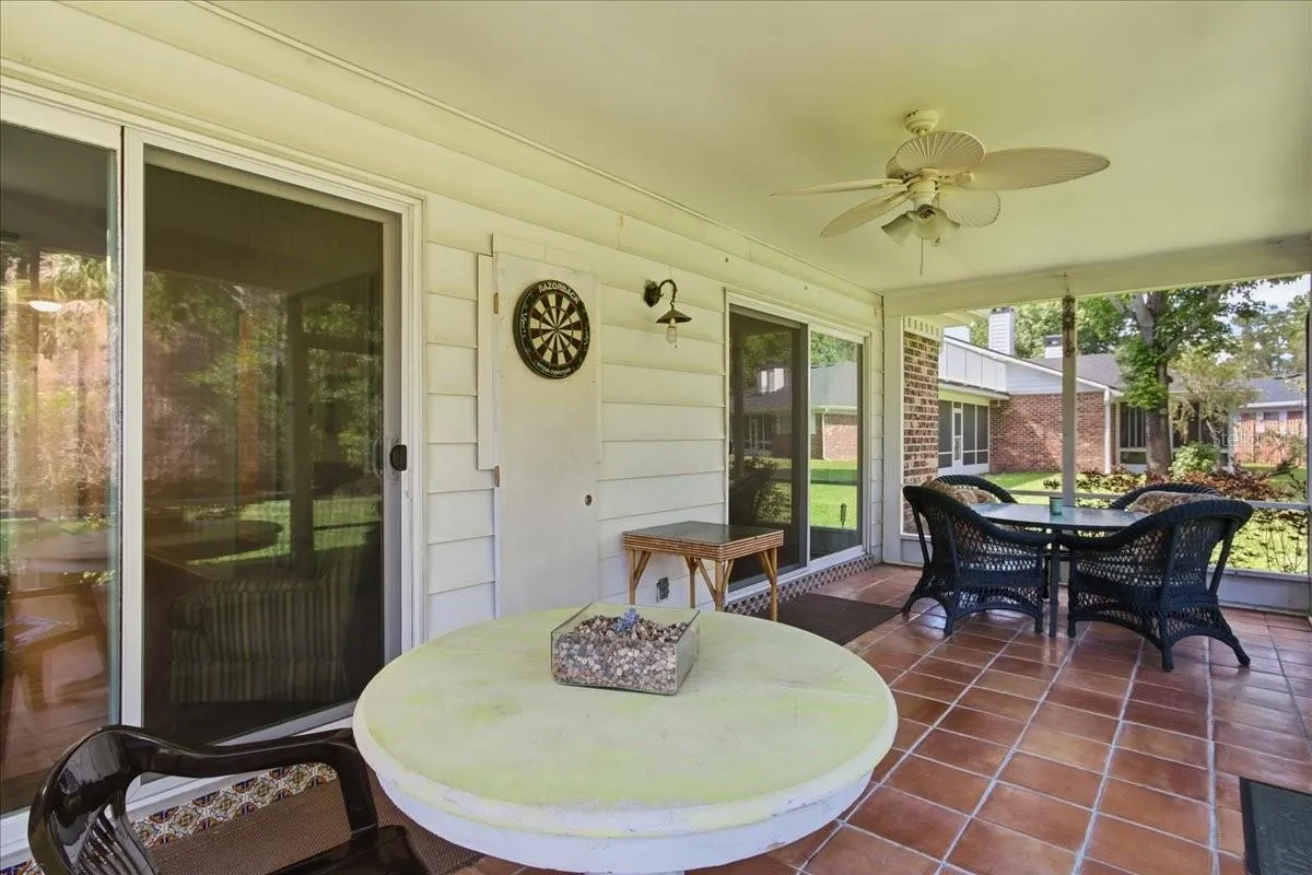 Covered screened patio