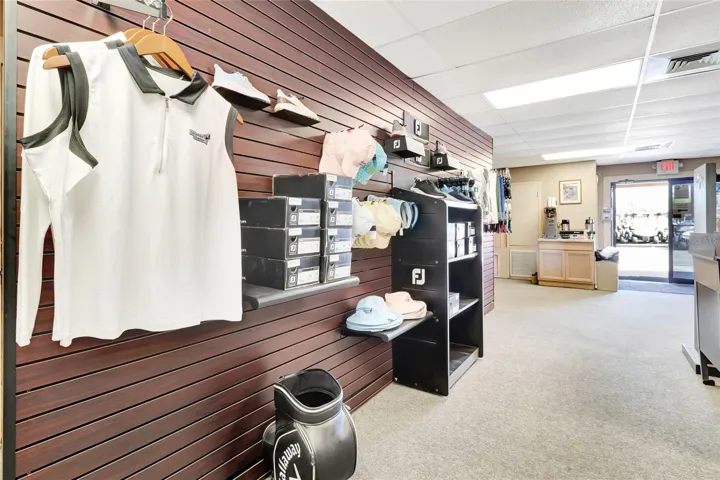 Inside Golf Pro Shop