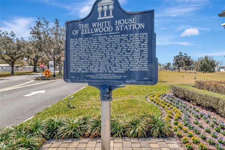 The White House of Zellwood Station sign