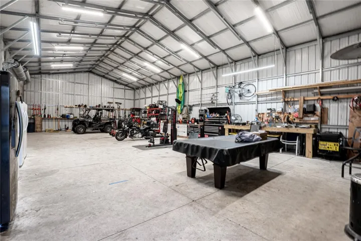 Garage/Workshop