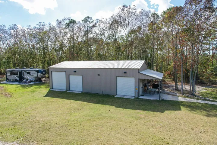 Garage/Workshop