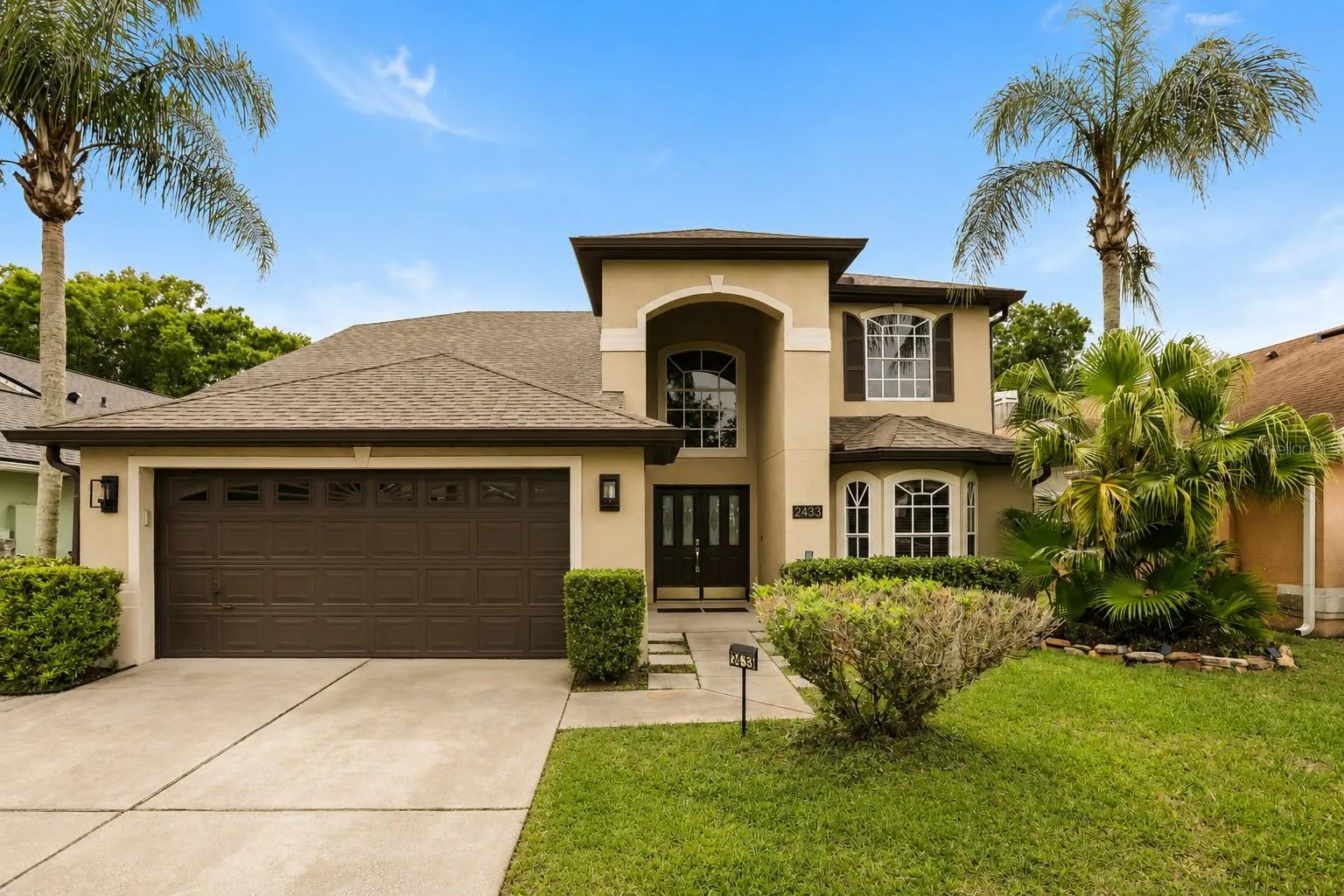 Edited out the front tree to show the house clearer.