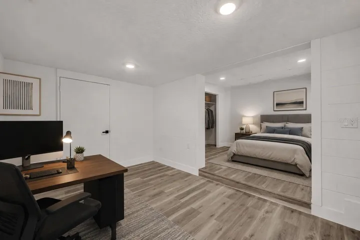VS - In-law suite with bedroom and sitting area