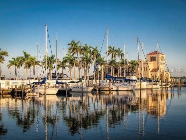 Twin Dolphin Marina Bradenton on Manatee River