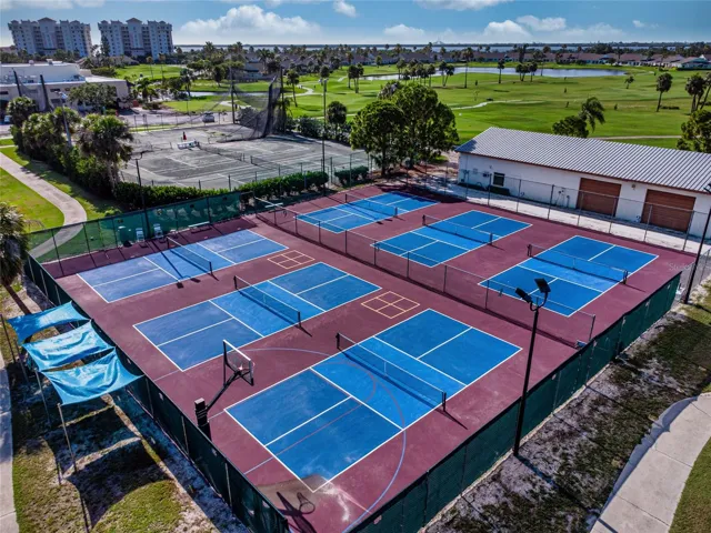 Tennis/Pickleball Courts