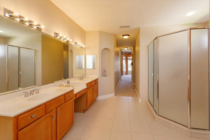Separate Tub and Shower