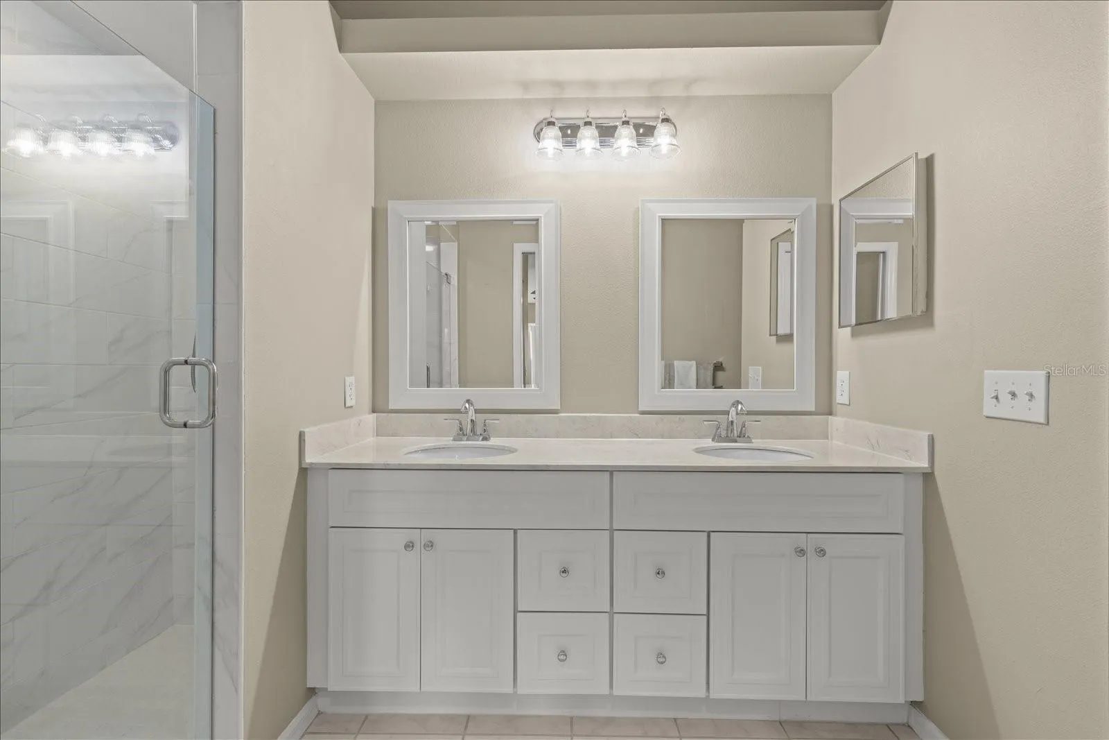 LUXURIOUS PRIMARY BATH