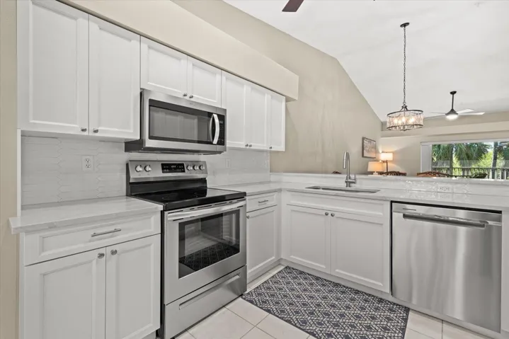 GOURMET KITCHEN