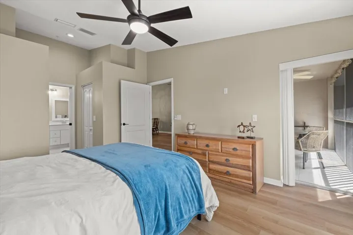 LARGE PRIMARY SUITE