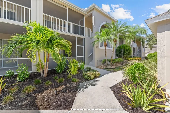 LUSH TROPICAL LANDSCAPING