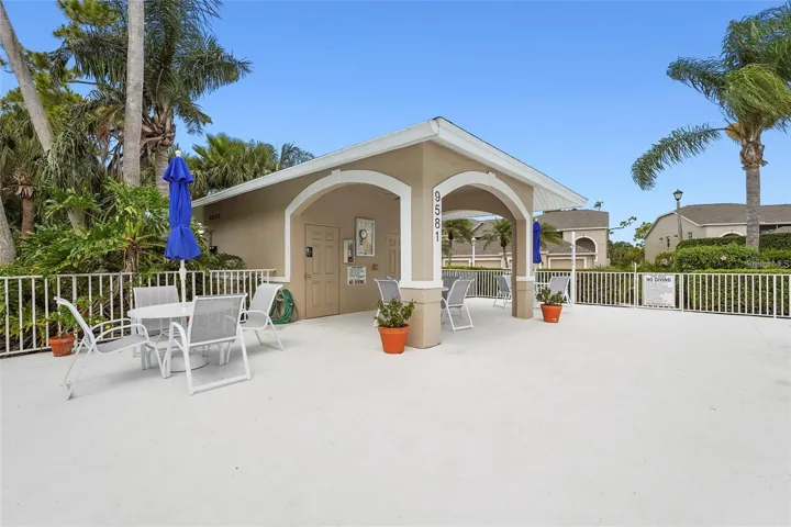 VERANDA GREENS POOL HOUSE