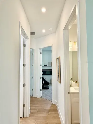 Hall to remaining beds/bath