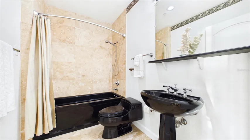 Guest bath with tub